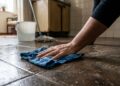 1 colher de chá na água e o piso fica tão brilhante que parece ter sido polido