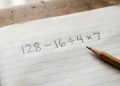 O cálculo 128 – 16 ÷ 4 × 7 está eliminando os mais confiantes