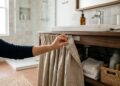 O item de decoração esquecido sob pias por décadas agora se torna uma das maiores tendências de 2026