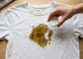 Como remover manchas de óleo das roupas rapidamente com um método caseiro altamente eficaz que “apaga” qualquer marca