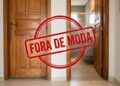Adeus às portas de madeira no banheiro: os materiais elegantes e mais resistentes à umidade que estão em alta em 2026