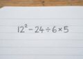 O desafio 12² − 24 ÷ 6 × 5 está deixando muita gente louca tentando resolvê-lo