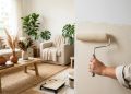 Nem branco puro nem bege tradicional: a cor inspirada nas nuvens que promete dominar os interiores esse ano