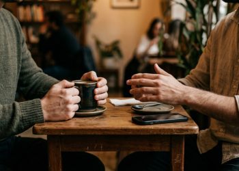 Estas 7 frases podem explicar por que algumas pessoas sempre deixam você desconfortável