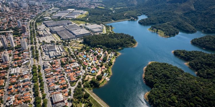 O berço das montadoras do Brasil abriga o primeiro parque temático do país e metade do território coberto por Mata Atlântica