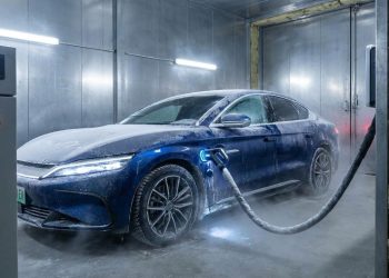 BYD coloca carro elétrico a -30°C em teste e revela bateria carregando em menos de 12 minutos