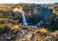 Rochas de 1,8 bilhão de anos e cachoeiras de 120 metros: o parque goiano eleito o melhor do Brasil e 25º do mundo no TripAdvisor