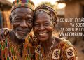 Casal idoso sorrindo com roupas coloridas ao lado da frase “se quer ir rápido, vá sozinho; se quer ir longe, vá acompanhado”.