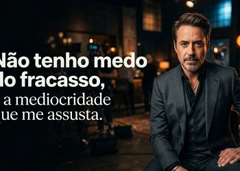 Homem de terno em ambiente escuro aparece ao lado de frase em português sobre medo do fracasso e receio da mediocridade.
