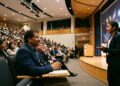 Citação do dia do astrofísico Neil deGrasse Tyson: "É curioso que passemos mais tempo parabenizando aqueles que tiveram sucesso do que encorajando aqueles que não tiveram."