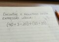 Desafio de matemática: quanto é (40 x 3 - 20) ÷ (10 + 10)?