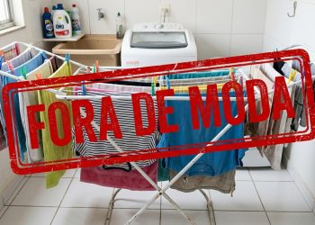 Varal de chão com roupas secando em lavanderia aparece com carimbo vermelho com a frase “Fora de moda”.