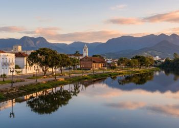 A 3ª cidade mais segura do Brasil fica em SC e foi atingida pelo único furacão já registrado no Atlântico Sul a 133 km de Florianópolis