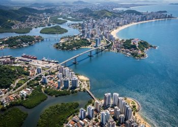 A capital formada por 33 ilhas lidera o ranking nacional de cidades inteligentes e tem qualidade de vida entre as mais altas do país
