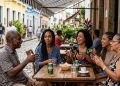 Segundo a psicologia, pessoas que falam pouco e observam muito tendem a desenvolver maior capacidade de leitura social e percepção cognitiva, interpretando melhor comportamentos, emoções e dinâmicas interpessoais ao seu redor