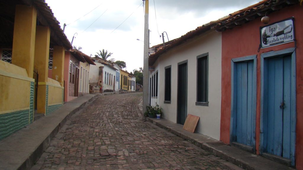 De mais de 10 mil moradores para 400: a Machu Picchu baiana que o garimpo ergueu e o tempo quase apagou