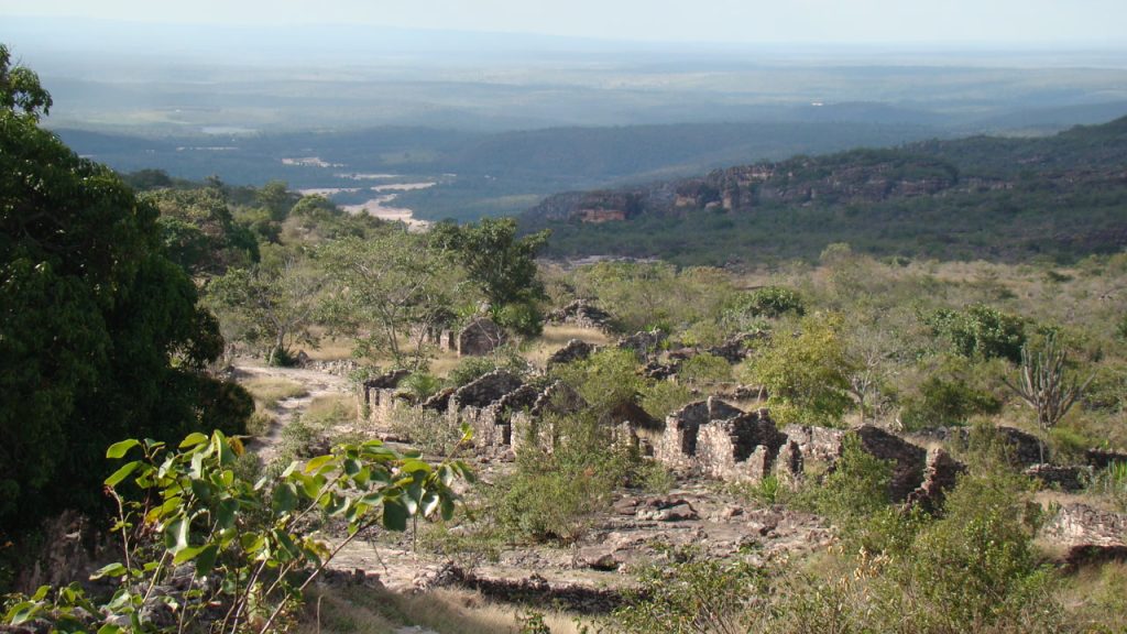 De mais de 10 mil moradores para 400: a Machu Picchu baiana que o garimpo ergueu e o tempo quase apagou