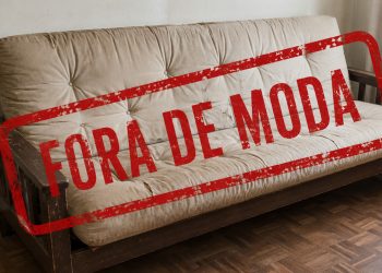 Adeus ao sofá antigo de futon: o modelo que chega em uma "caixa" está conquistando os lares e promete ser a grande tendência moderna e elegante de 2026