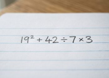 Você consegue resolver 19² + 42 ÷ 7 × 3 sem usar calculadora? A maioria tropeça na primeira tentativa