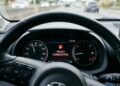 Por que seu carro está gastando muito combustível? Veja 10 possíveis motivos