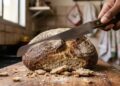 Sua faca de pão parou de cortar? Aprenda a técnica simples para recuperar o fio das serrilhas em casa em minutos