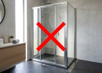 Adeus à gordura incrustada nos armários da cozinha: o método com sal e limão que está conquistando especialistas em limpeza