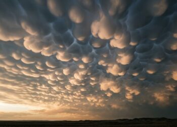 As misteriosas nuvens mammatus: o fenômeno que transforma o céu antes e depois das tempestades
