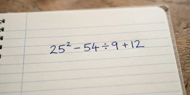 Parece fácil, mas quase todo mundo erra: 25² − 54 ÷ 9 + 12 esconde uma pegadinha matemática