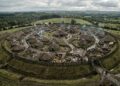 Um complexo escondido na Irlanda revelou que povos antigos já construíam “cidades” há 3 mil anos