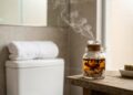 Misture estes 5 ingredientes e transforme seu banheiro em um ambiente com cheiro de hotel com esse aromatizante caseiro