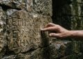 Uma pequena inscrição escondida em um poço romano revelou um segredo que ficou enterrado por quase 2 mil anos