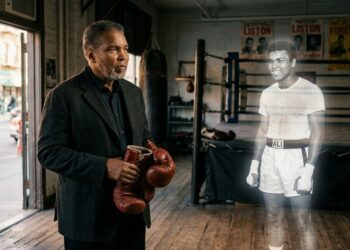Muhammad Ali resumiu em poucas palavras uma lição poderosa: "Um homem que aos cinquenta anos vê o mundo como o via aos vinte desperdiçou trinta anos de sua vida"