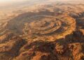 Essa cratera escondida no meio do deserto há 3 bilhões de anos se tornou a mais antiga já confirmada na Terra