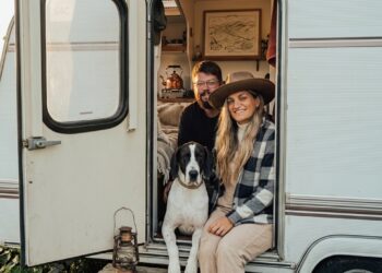 Como o casal vendeu a casa, comprou um antigo camping e enfrentou três anos de reformas