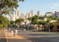 Famílias miram a Califórnia Brasileira por qualidade de vida, PIB regional maior que o de vários estados e rotina de cidade grande no interior