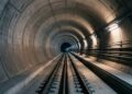 Túnel ferroviário que atravessa os Alpes suíços