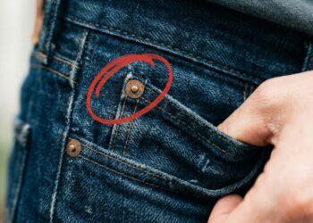 Afinal… para que servem aqueles botões de metal nos bolsos das calças jeans?