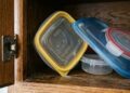 Organizador vertical para tampas e recipientes