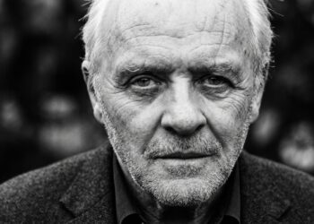 Frase de Anthony Hopkins sobre não insistir com quem não quer mudar