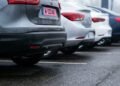 Motoristas estão se deparando com placas de carro com fundo rosa e muita gente ainda não sabe o que elas significam