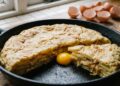 A tortilla de batatas de Dani García sem cebola