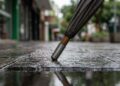 Você sabe para que serve a ponta metálica no guarda-chuva?