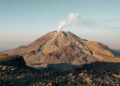 Após 700 mil anos sem erupções, o vulcão Taftan sobe 9 centímetros no Irã e expõe sinais de pressão sob a cratera