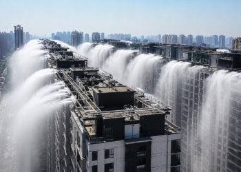 China cria sistema de névoa artificial que reduz até 8°C e pode transformar o combate ao calor nas cidades